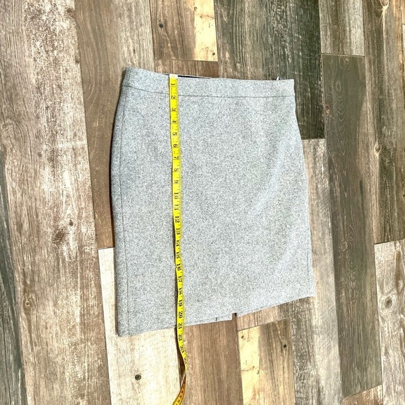 J.CREW $110 light gray Classic Lined Pencil Skirt Double Serge Wool Size 8 - Picture 3 of 9